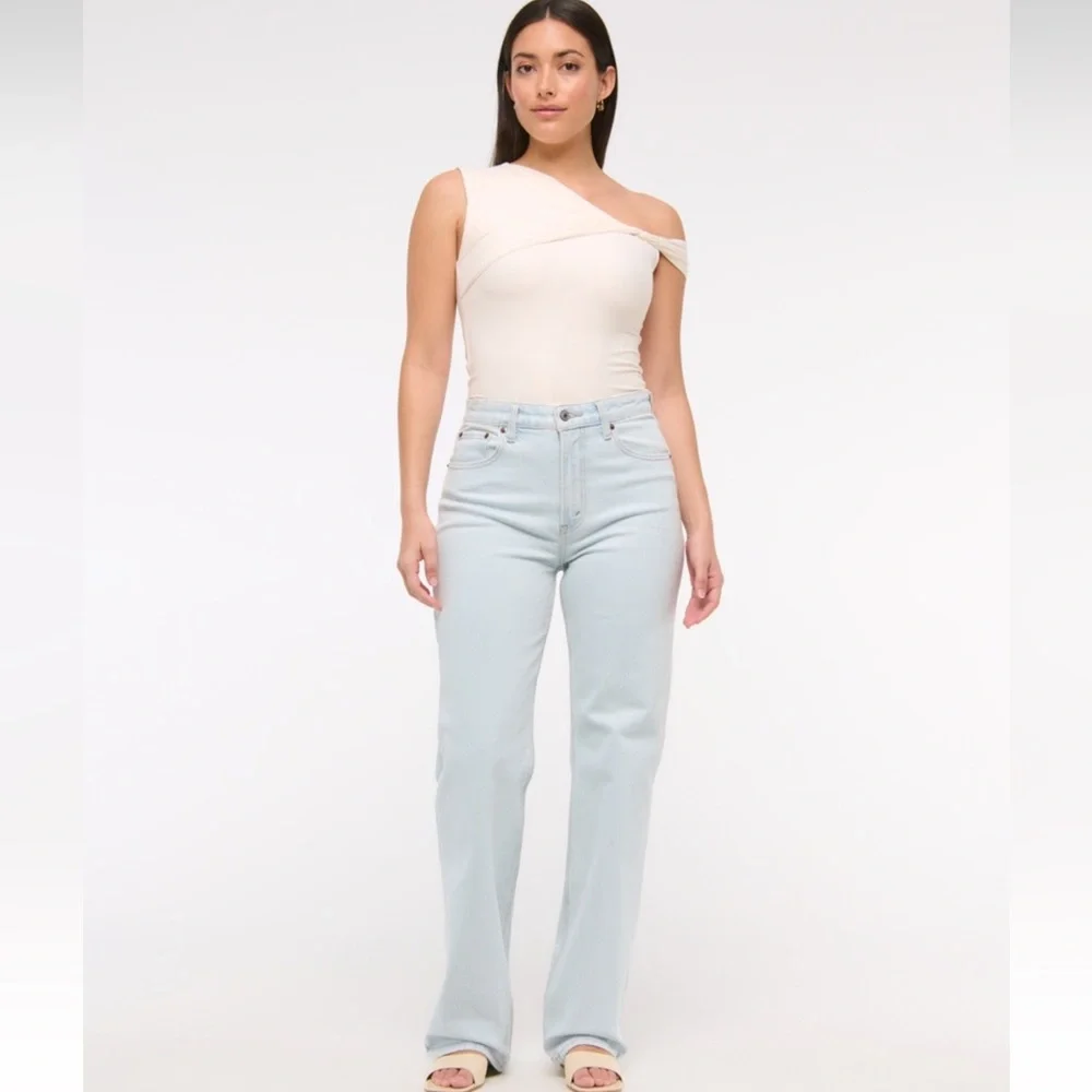 Abercrombie & Fitch Curve Love High Rise 90s Relaxed Jean - 27 Long - Light Wash - Picture 2 of 10